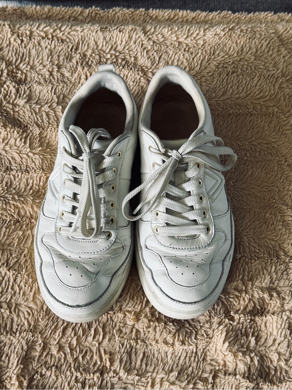 Women’s Vionic White Leather Lace-Up Sneakers